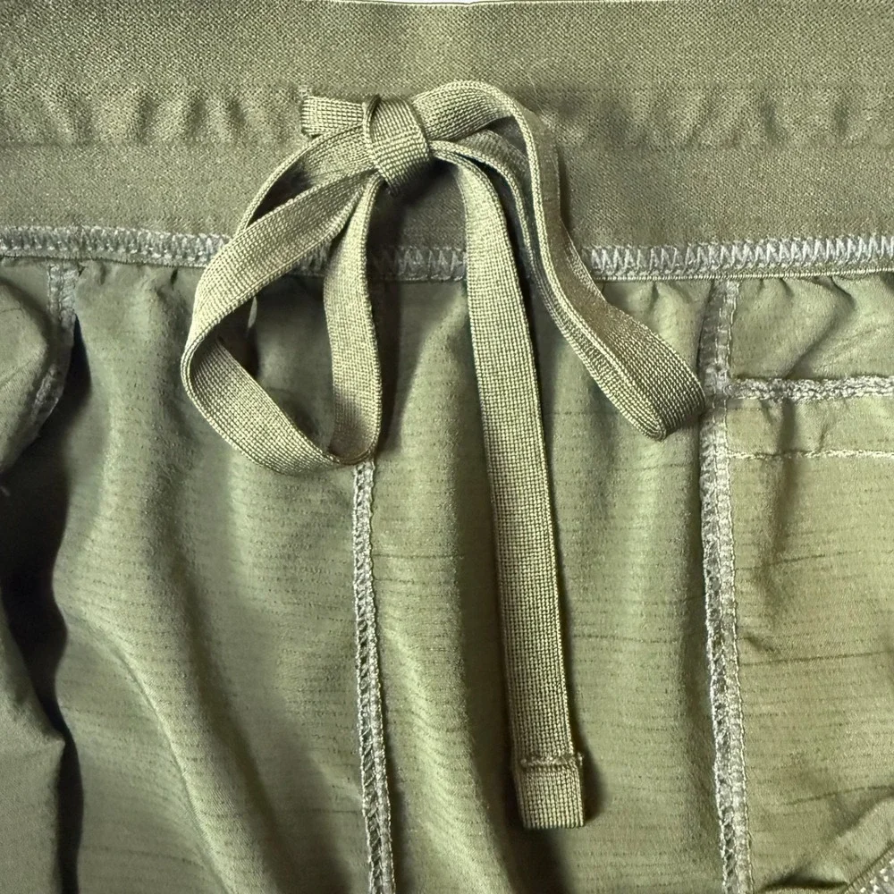 Nike Yoga Dri-FIT Jogger Pants Mens Small Olive Green Tapered CU7378-326